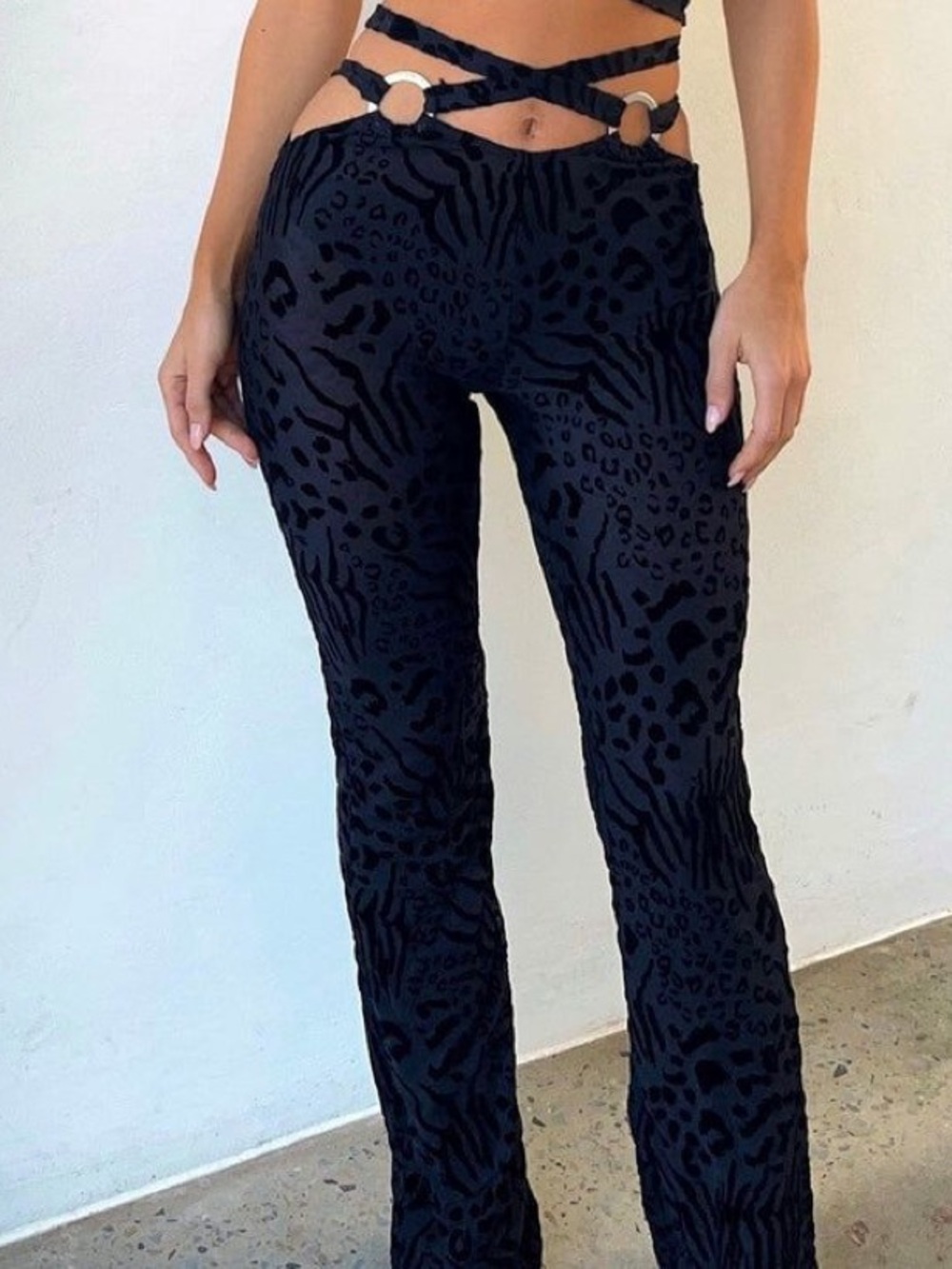 Outcast Jana Pants Black Animal Print Stretch‎ Womens Size Small Low Rise NEW